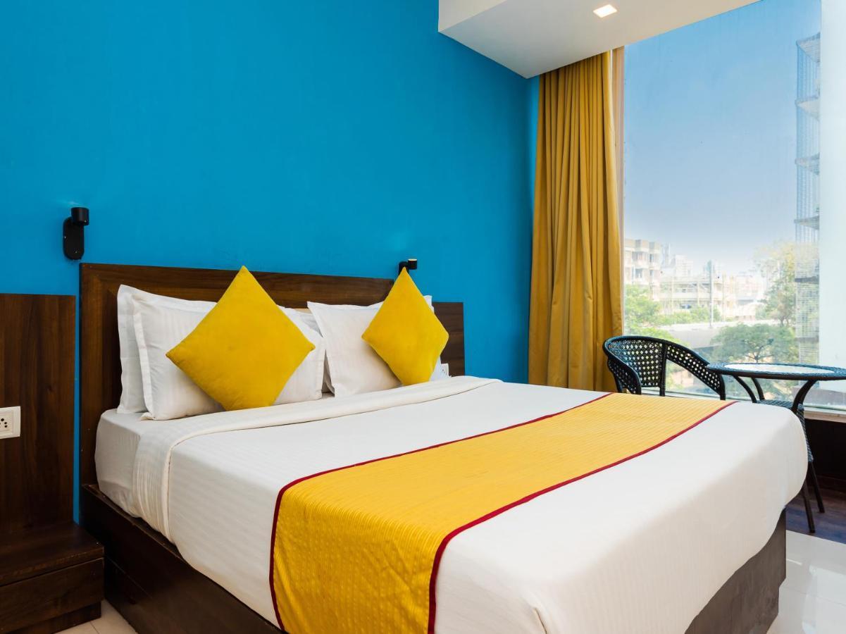 Hotel Aura - Near Malad Link Road โกไร ภายนอก รูปภาพ