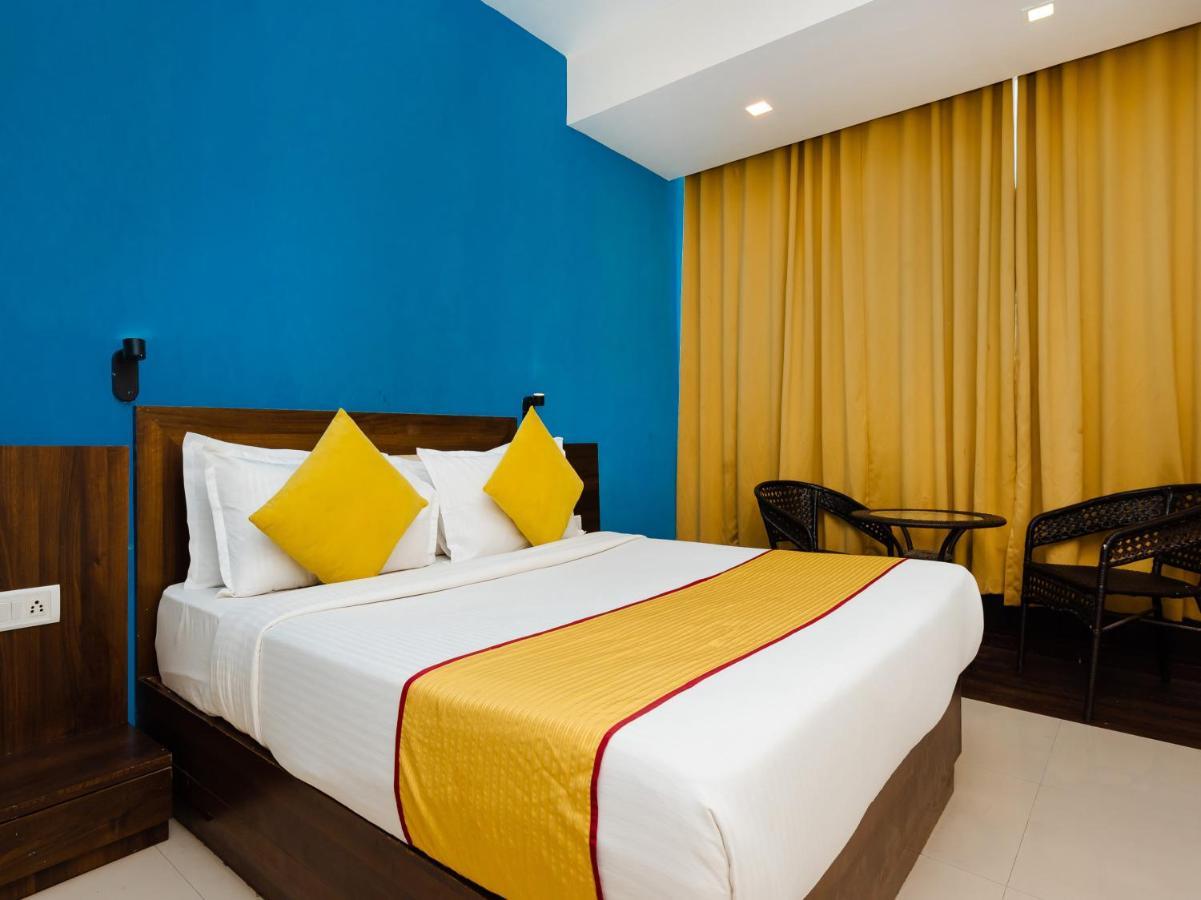 Hotel Aura - Near Malad Link Road โกไร ภายนอก รูปภาพ