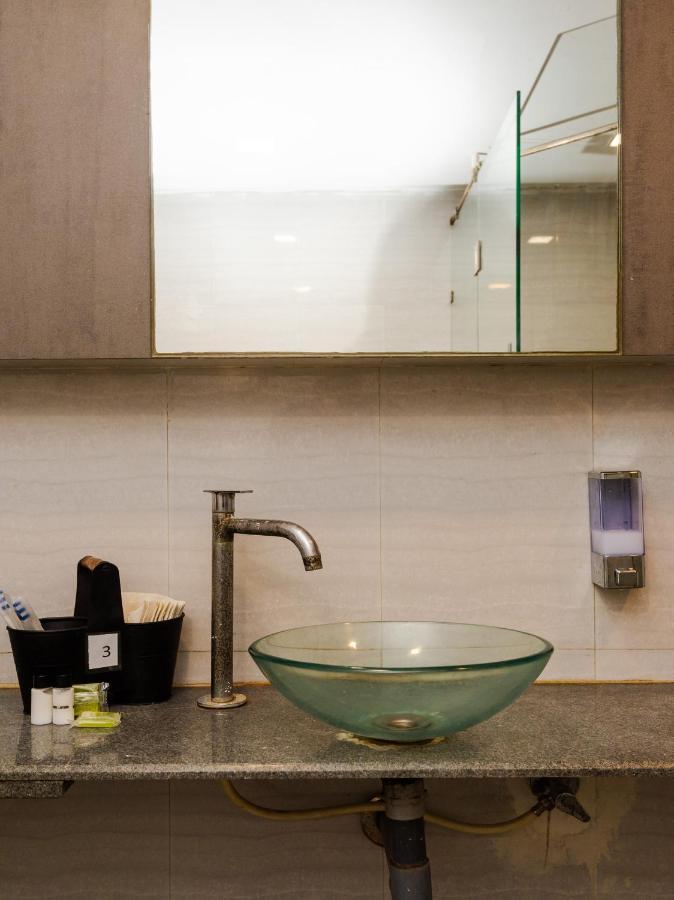 Hotel Aura - Near Malad Link Road โกไร ภายนอก รูปภาพ