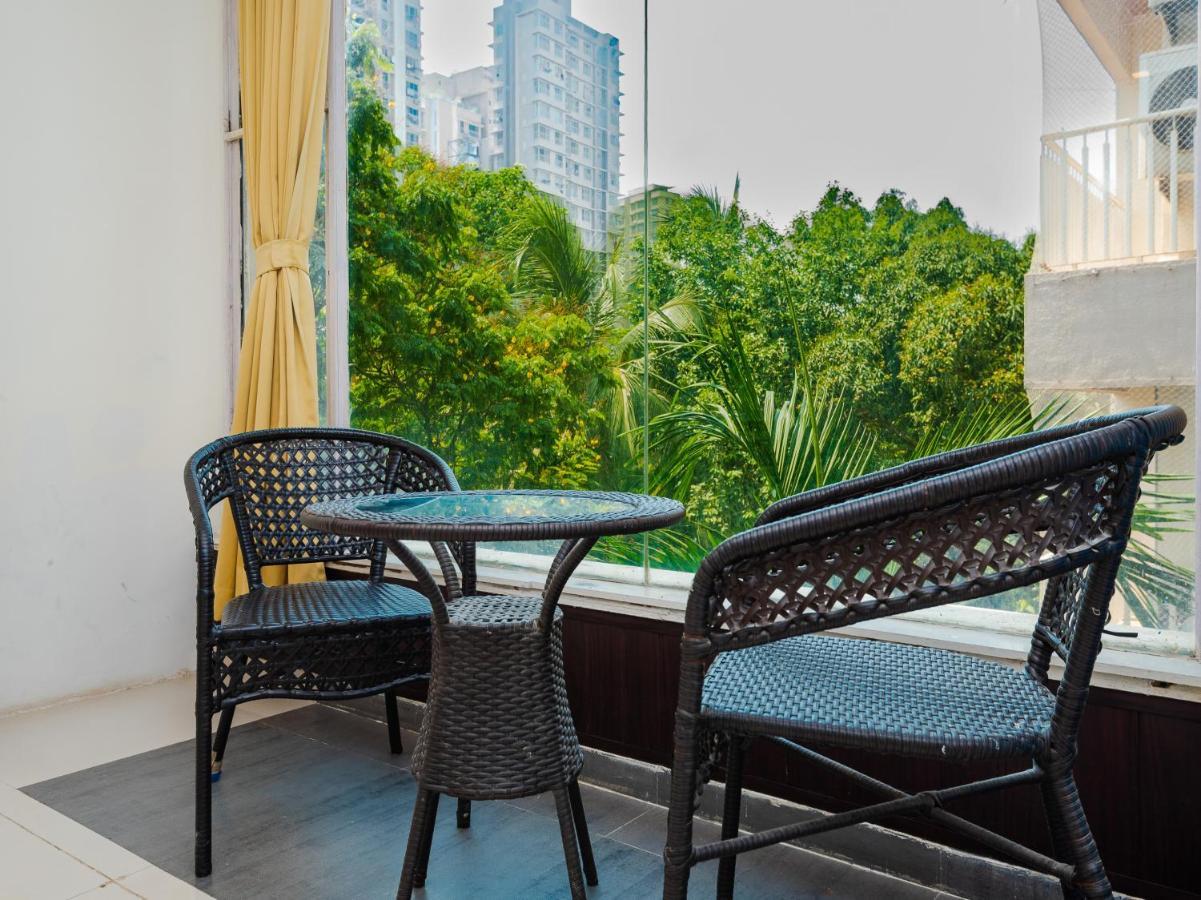 Hotel Aura - Near Malad Link Road โกไร ภายนอก รูปภาพ