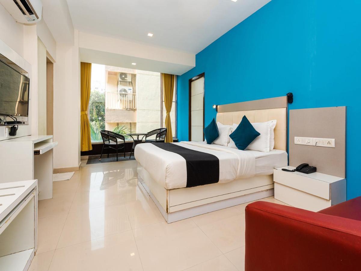 Hotel Aura - Near Malad Link Road โกไร ภายนอก รูปภาพ