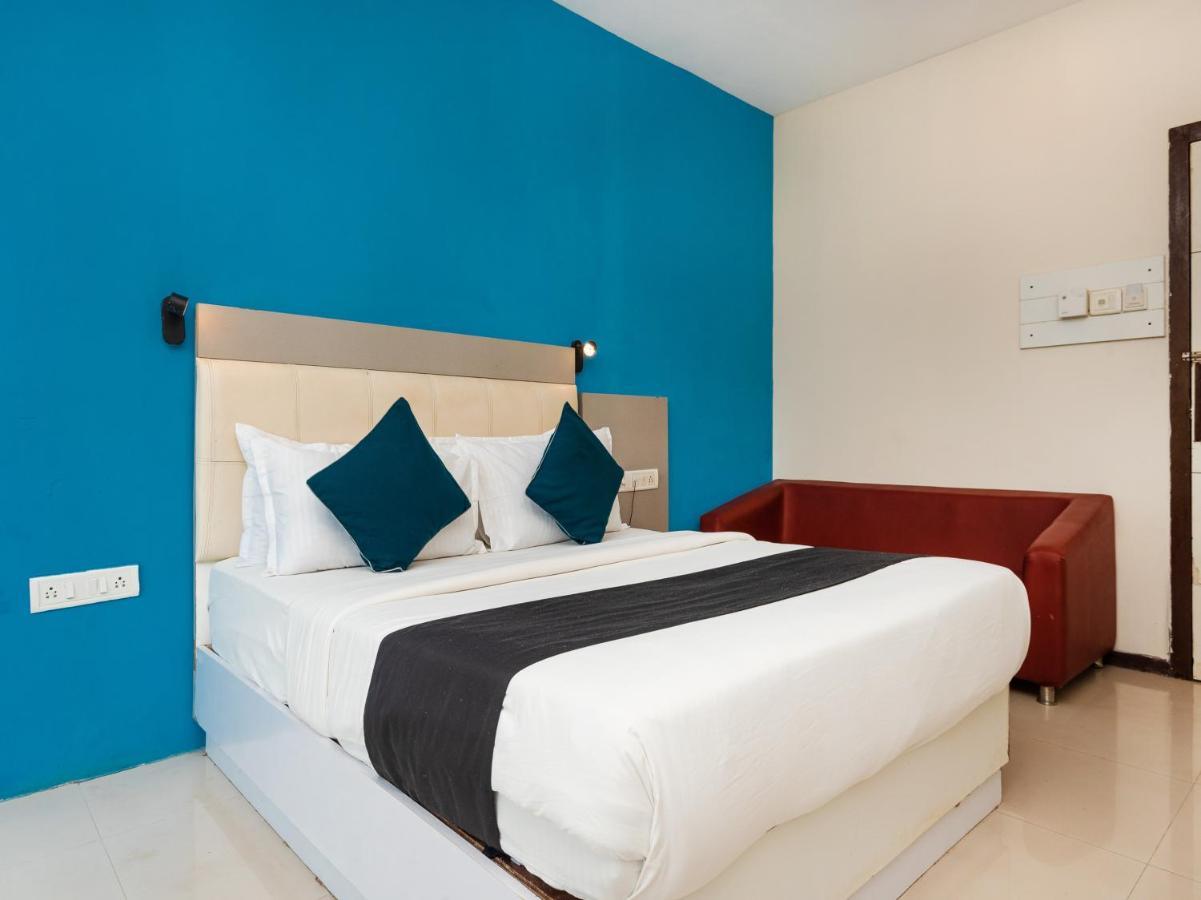 Hotel Aura - Near Malad Link Road โกไร ภายนอก รูปภาพ