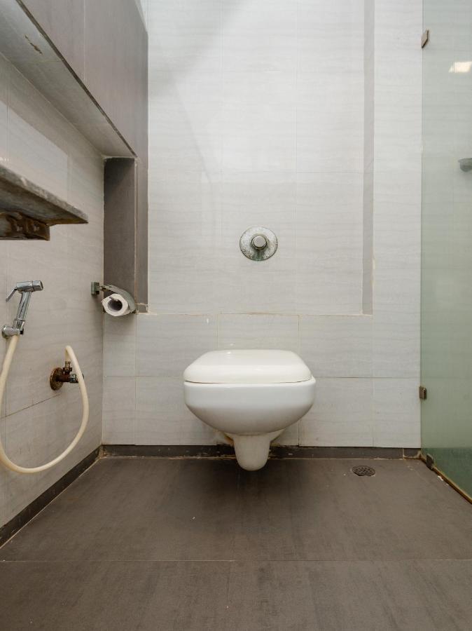 Hotel Aura - Near Malad Link Road โกไร ภายนอก รูปภาพ