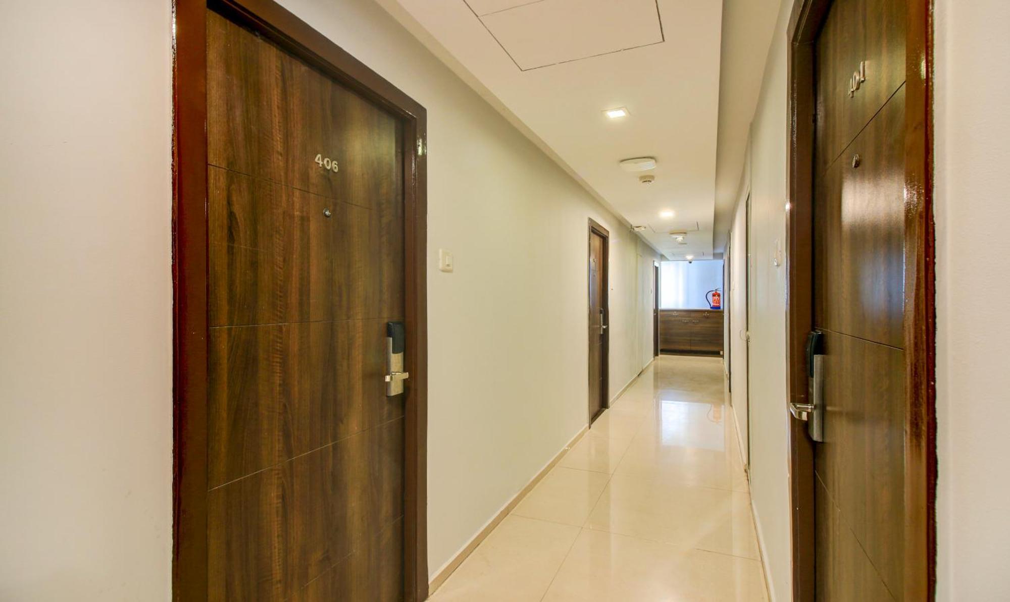 Hotel Aura - Near Malad Link Road โกไร ภายนอก รูปภาพ