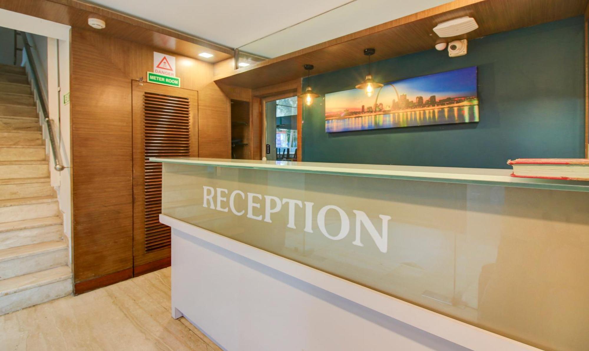 Hotel Aura - Near Malad Link Road โกไร ภายนอก รูปภาพ