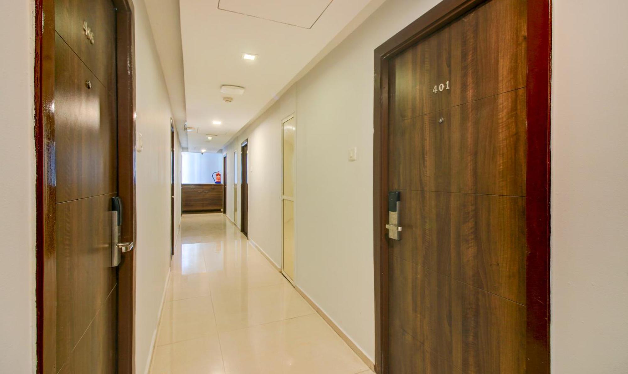 Hotel Aura - Near Malad Link Road โกไร ภายนอก รูปภาพ